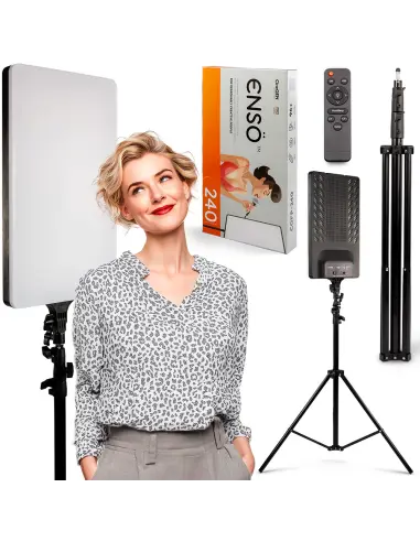 LED-Deckenleuchte ENSÖ™ 240 auf Stativ