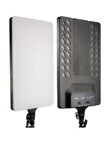 LED-Deckenleuchte ENSÖ™ 240 auf Stativ