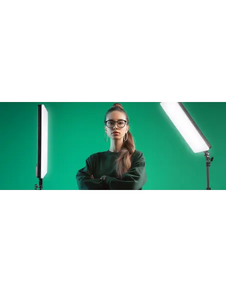 LED-Deckenleuchte ENSÖ™ 240 auf Stativ